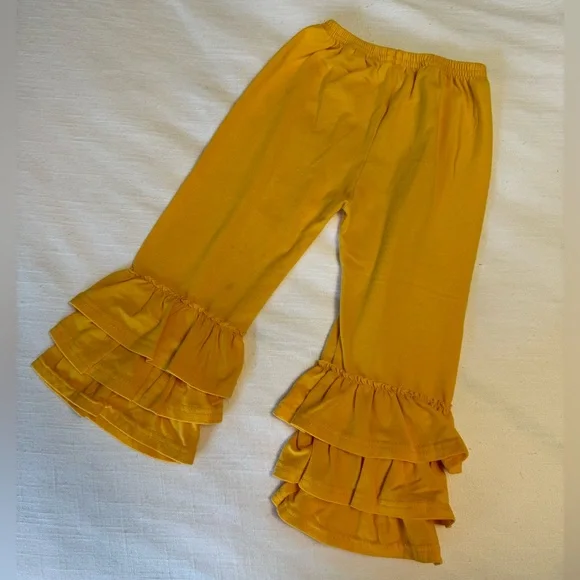 Boutique Label | Sunflower Bell Bottom Set | 3T - Picture 4 of 9